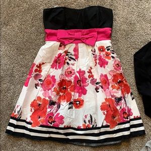Strapless junior size 9 dress. Worn once